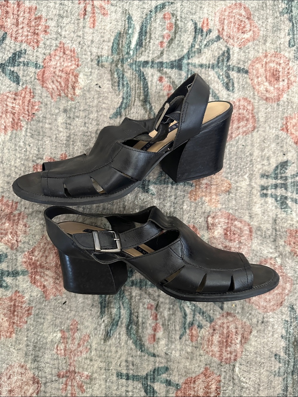 Hillard & Hanson Black Leather Cutout Block Heel Sandals